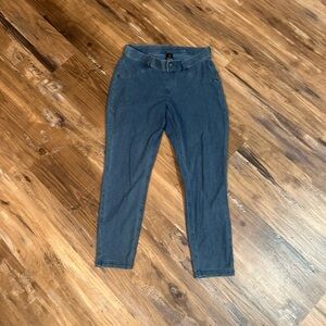 Hue cropped capri pants